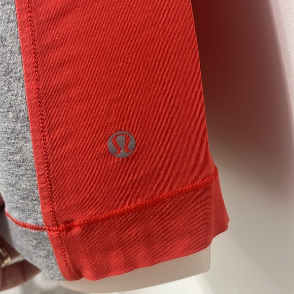 Lululemon tee - Picture 3 of 6